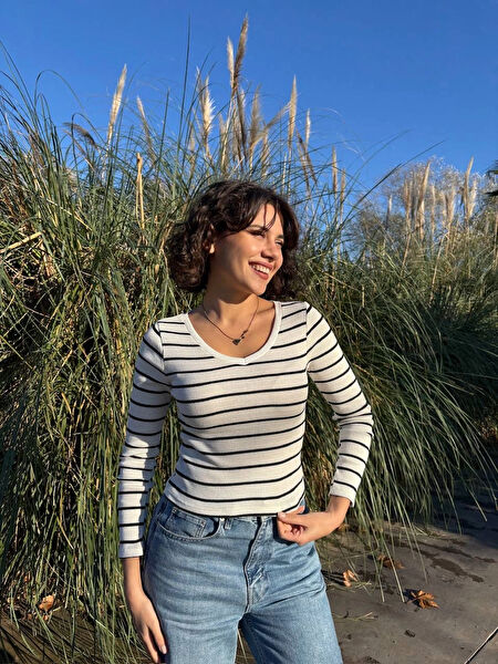 By Elize Kadın Bluz