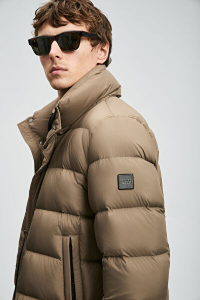 Lufian Erkek Mont, Kaban