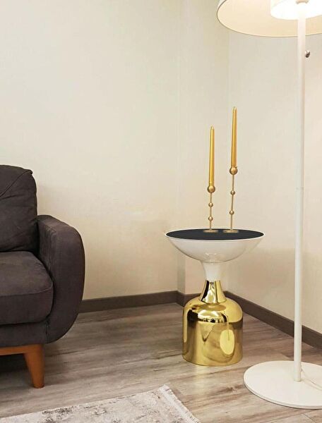 evdeniste Vazo, Saksı