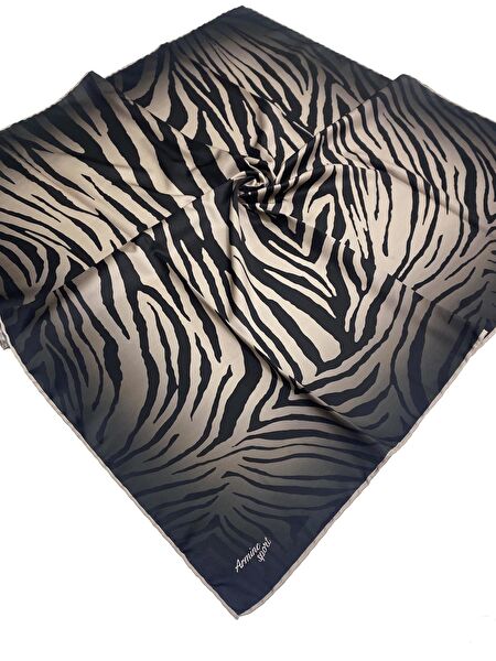 Armine Şal, Eşarp ve Aksesuarı