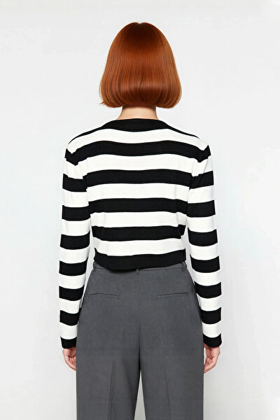 FRM Kadın Triko, Kazak