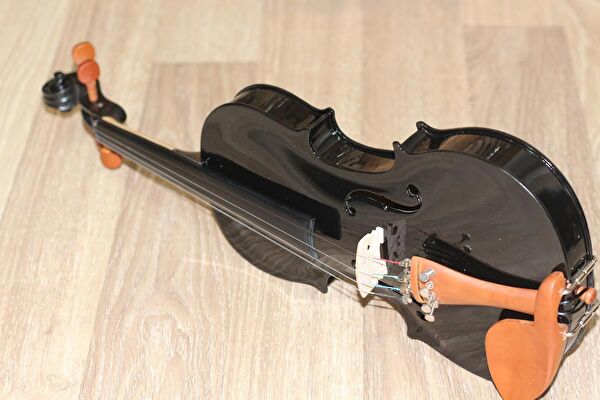 İDOL MÜZİK ALETLERİ Keman