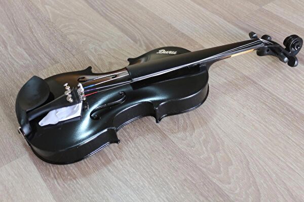 İDOL MÜZİK ALETLERİ Keman