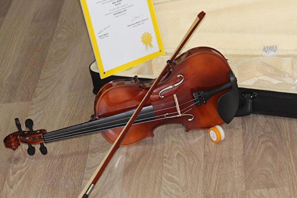 İDOL MÜZİK ALETLERİ Keman