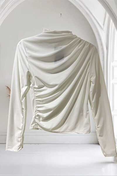 Hasenna Kadın Atlet, Body