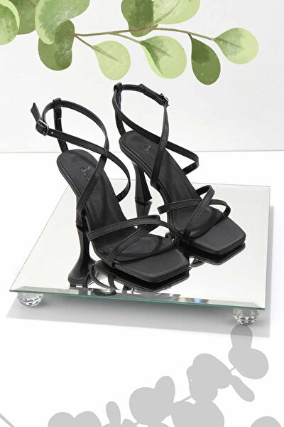 Bambi Klasik Topuklu Ayakkabı