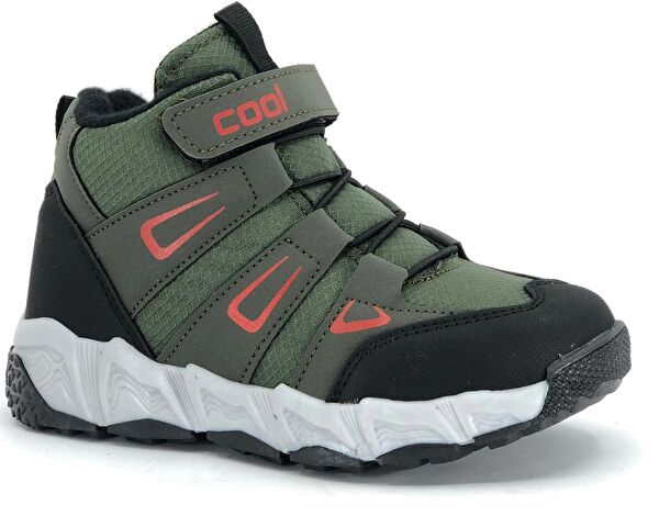  Erkek Çocuk Bot, Çizme