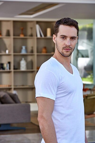 Berrak Erkek Atlet, Fanila