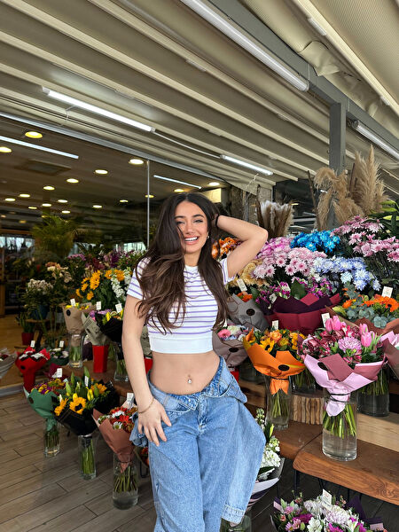 KarşıVitrin Kadın Tişört