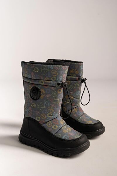  Erkek Çocuk Bot, Çizme