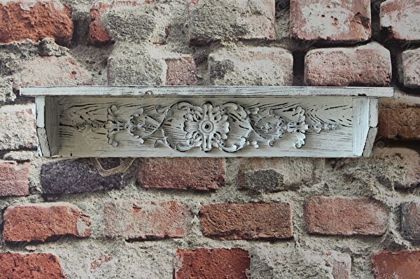 Neiwel Raf, Kitaplık