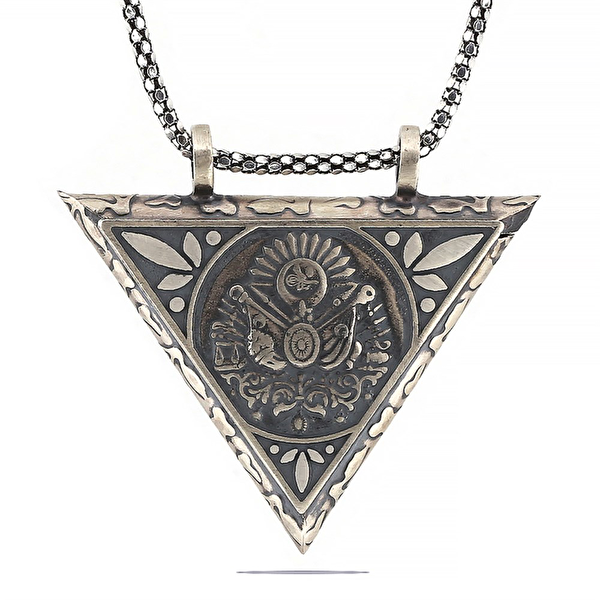 Gumush Kolye, Zincir, Künye