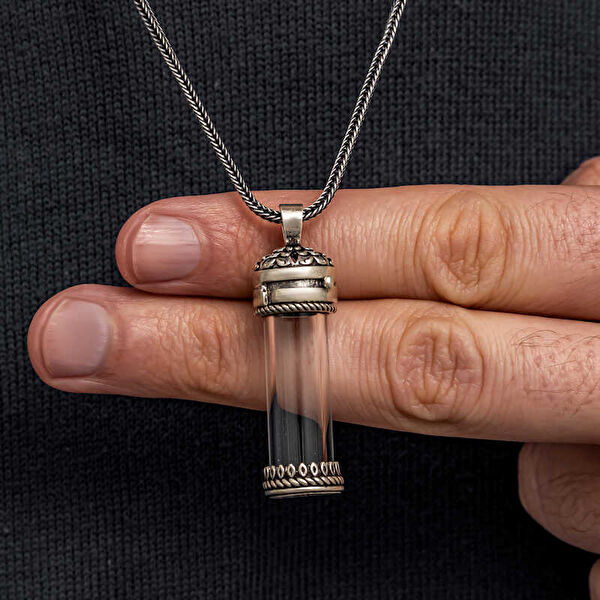 Gumush Kolye, Zincir, Künye