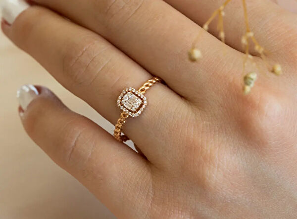 Safir Mücevher Altın Yüzük