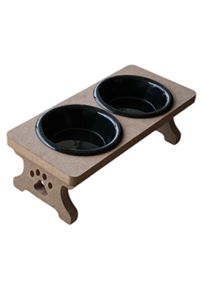 Tineke Kedi Mama ve Su Kapları