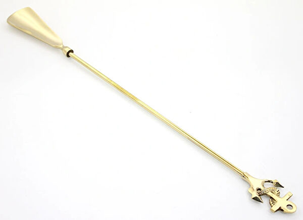 Leyloş Kerata, Ayakkabı Çekeceği