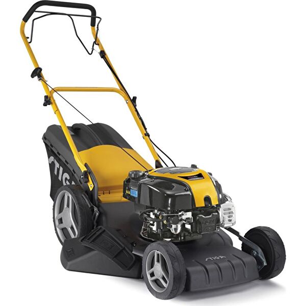 Stiga Çim Biçme Traktörü