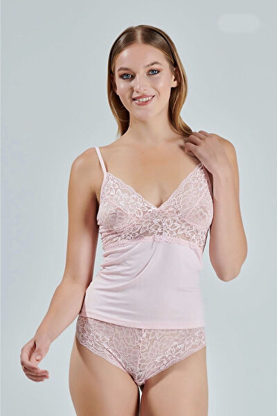 Veralya Kadın Atlet, Body