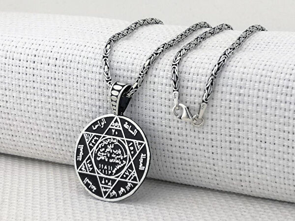 Takıhan Kolye, Zincir, Künye