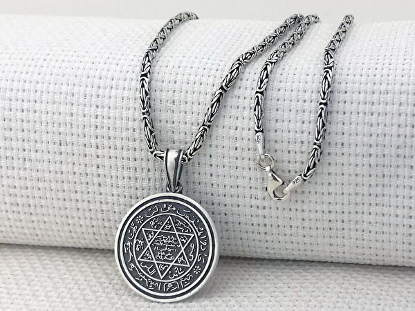 Takıhan Kolye, Zincir, Künye