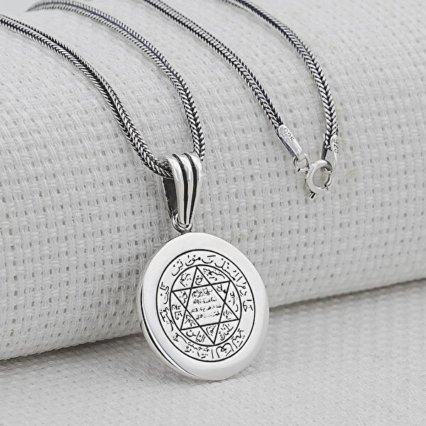 Takıhan Kolye, Zincir, Künye