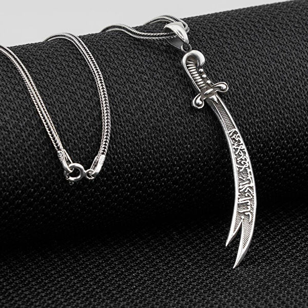 Takıhan Kolye, Zincir, Künye