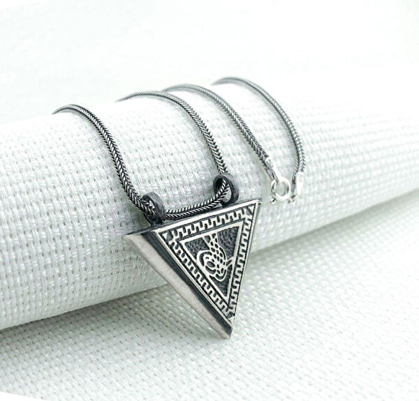 Takıhan Kolye, Zincir, Künye