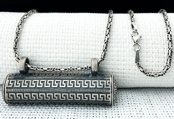 Takıhan Kolye, Zincir, Künye