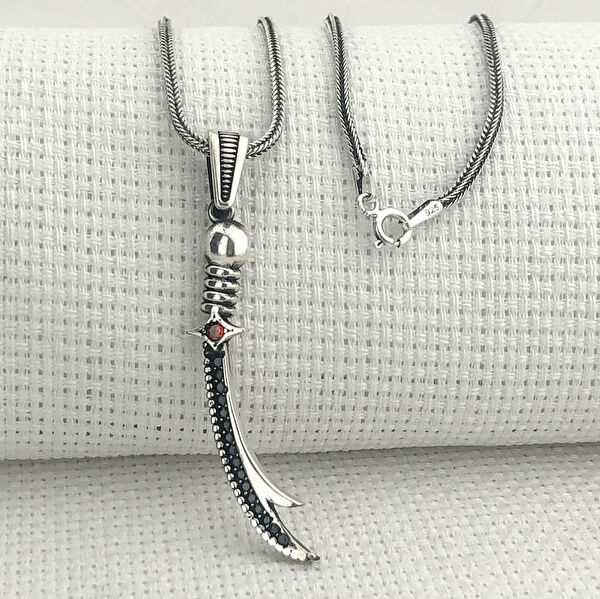 Takıhan Kolye, Zincir, Künye