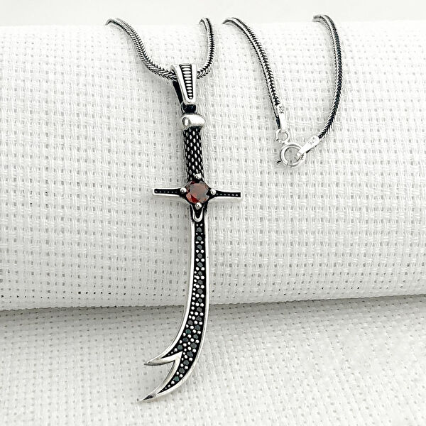 Takıhan Kolye, Zincir, Künye