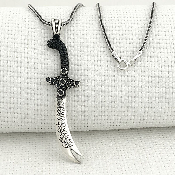 Takıhan Kolye, Zincir, Künye