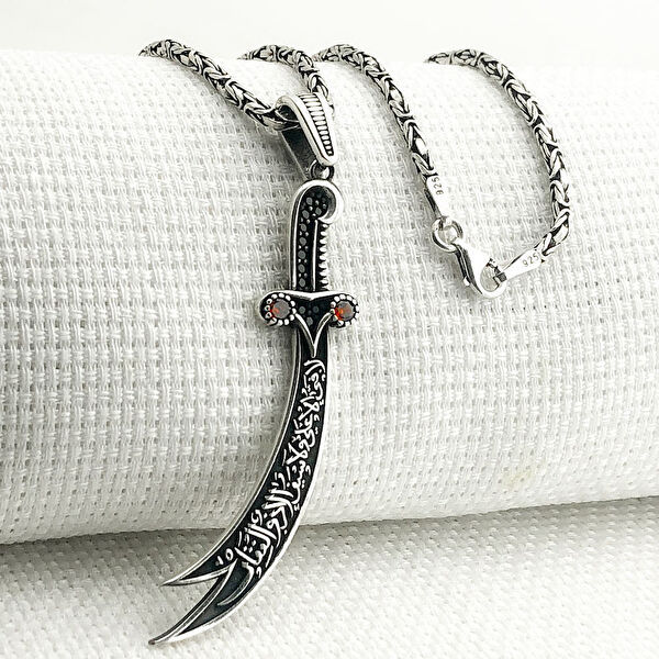 Takıhan Kolye, Zincir, Künye