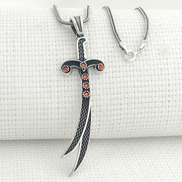 Takıhan Kolye, Zincir, Künye