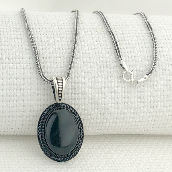 Takıhan Kolye, Zincir, Künye