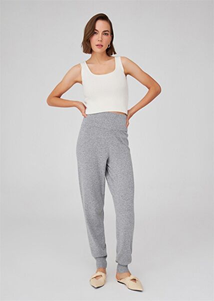 Peraluna Kadın Atlet, Body