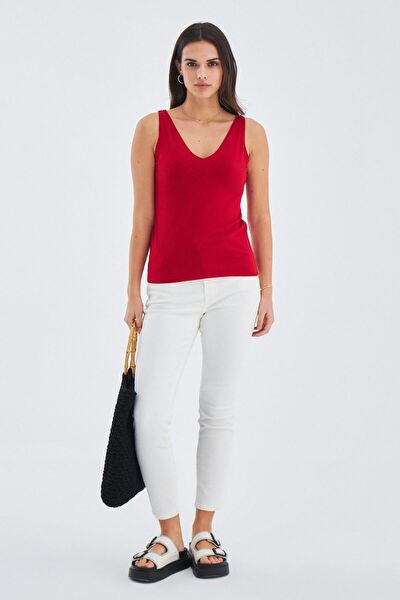 Peraluna Kadın Atlet, Body