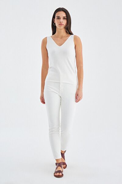 Peraluna Kadın Atlet, Body