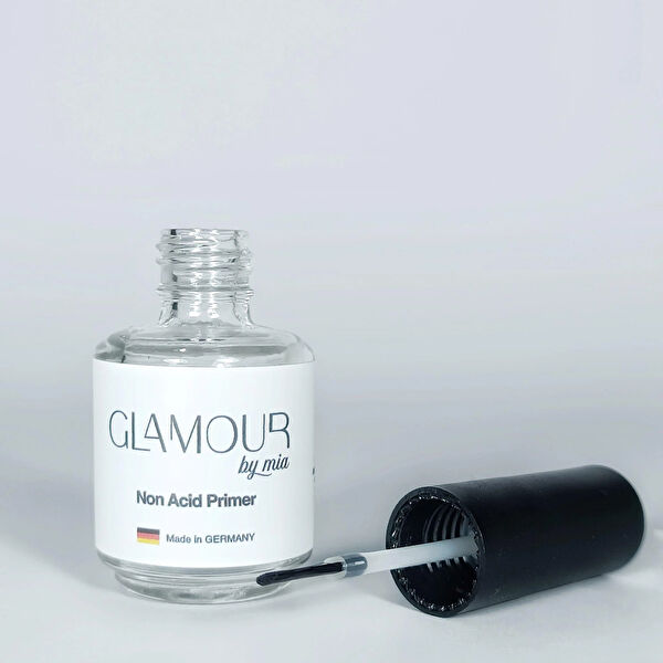 Glamour by Mia Aseton