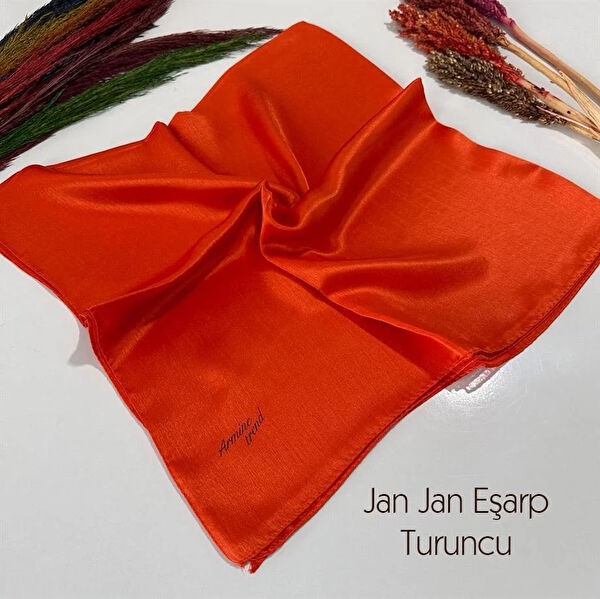 Armine Şal, Eşarp ve Aksesuarı