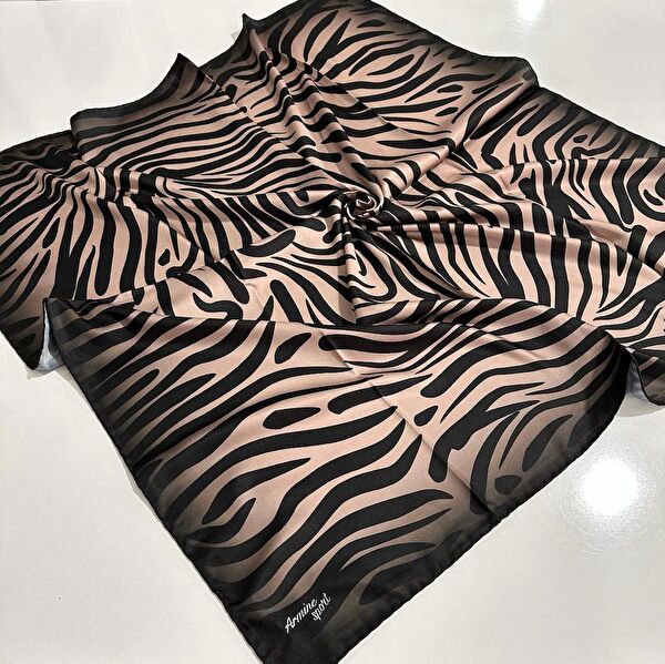 Armine Şal, Eşarp ve Aksesuarı