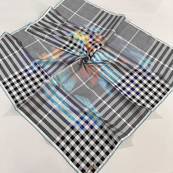 Armine Şal, Eşarp ve Aksesuarı