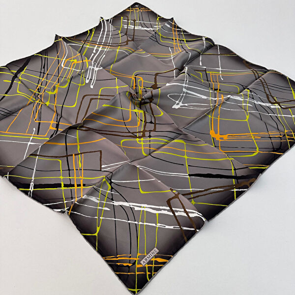 Armine Şal, Eşarp ve Aksesuarı