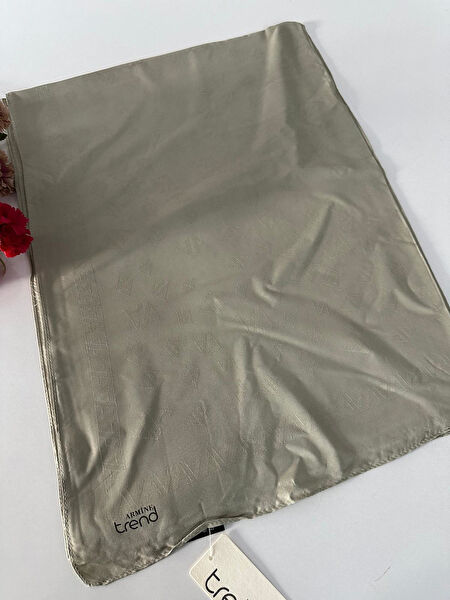 Armine Şal, Eşarp ve Aksesuarı