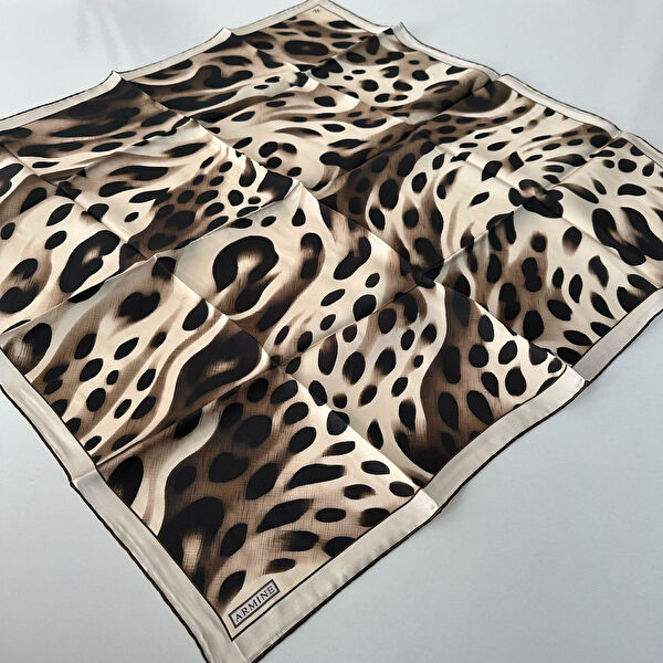 Armine Şal, Eşarp ve Aksesuarı