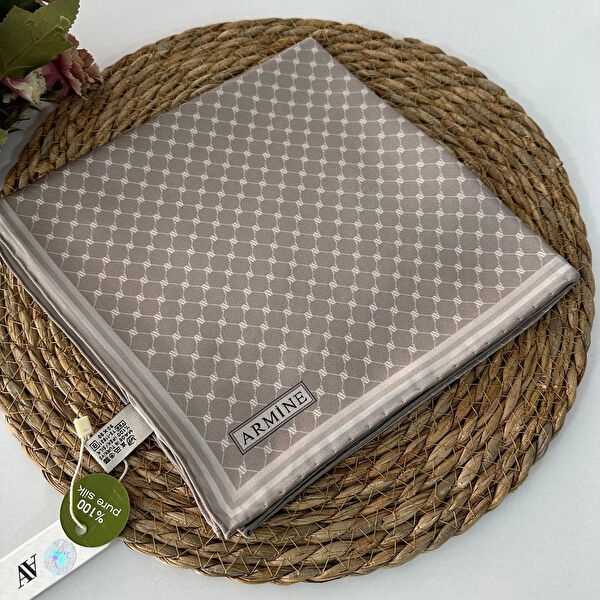 Armine Şal, Eşarp ve Aksesuarı