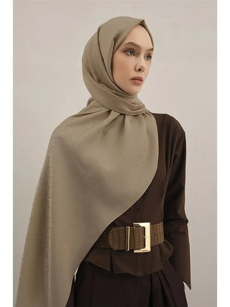 Armine Şal, Eşarp ve Aksesuarı