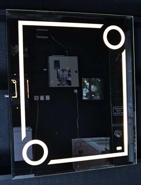 Firdes Banyo Duvar Aynası