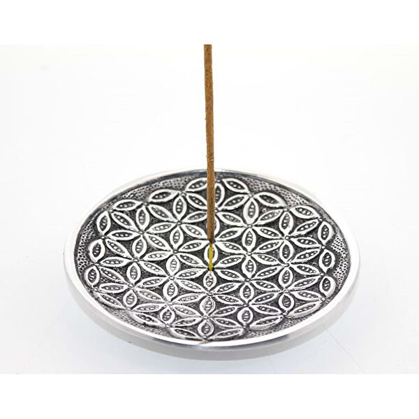 By Nevser Oda Kokusu