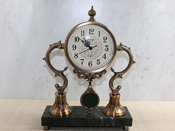 Epilons Sarkaçlı Saat