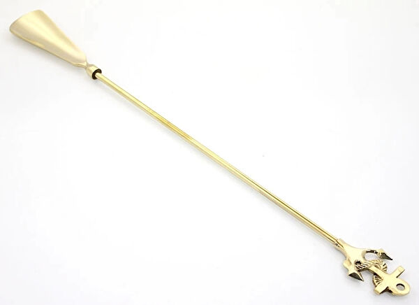 Epilons Kerata, Ayakkabı Çekeceği